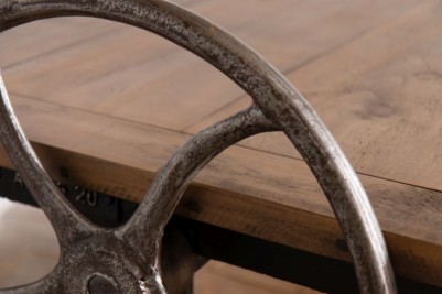 cast iron wheel details